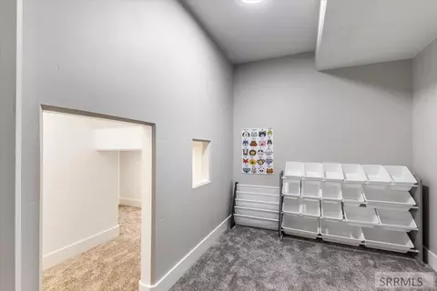 Entry Way - 1952 47th St, Ammon, ID 83401 photo 3 of 3