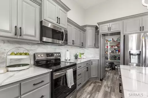 Kitchen - 1952 47th St, Ammon, ID 83401 photo 4 of 4