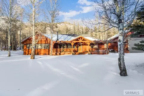 38833872 Lake Shore Dr, Island Park, ID 83429