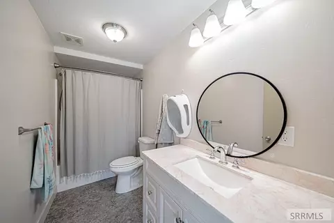Bath - 2955 S Central Ave, Ammon, ID 83406 photo 1 of 4