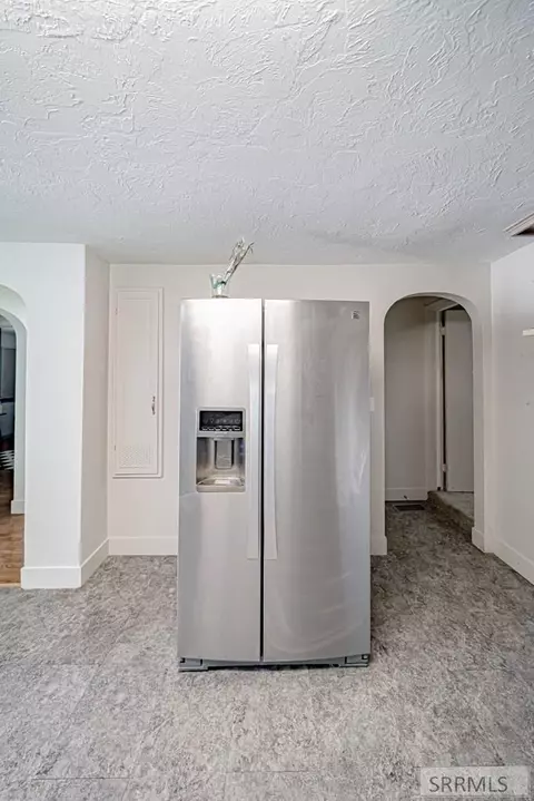 Kitchen - 2955 S Central Ave, Ammon, ID 83406 photo 6 of 7