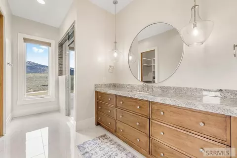 Bath - 2399 Chapel Rd, Irwin, ID 83428 photo 4 of 10