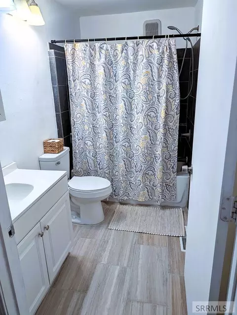Bath - 279 N 4100 E, Rigby, ID 83442 photo 1 of 3