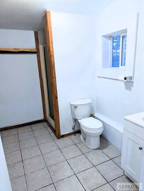 Bath - 279 N 4100 E, Rigby, ID 83442 photo 2 of 3
