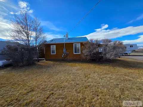 Exterior - 401 S 3rd St, Leadore, ID 83464 photo 4 of 29