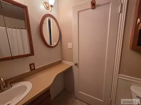 Bath - 401 S 3rd St, Leadore, ID 83464 photo 1 of 3