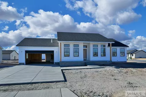 3044 Elixir Rd, Ammon, ID 83406