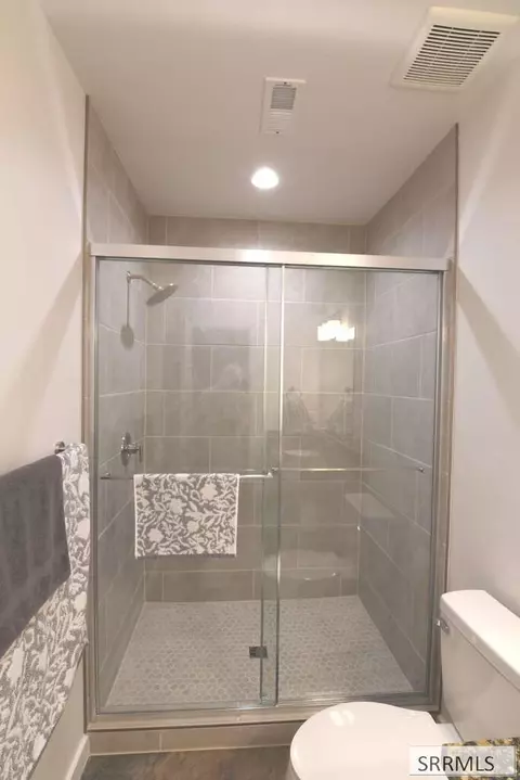 Bath - 1324 Stone Dr, Rexburg, ID 83440 photo 7 of 8