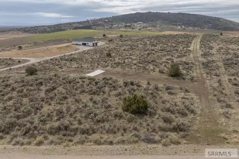 1030 E Butte Rd, Menan, ID 83434
