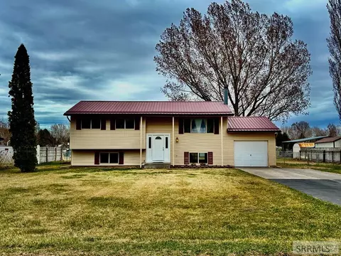 6764 Jennifer Ln, Idaho Falls, ID 83401