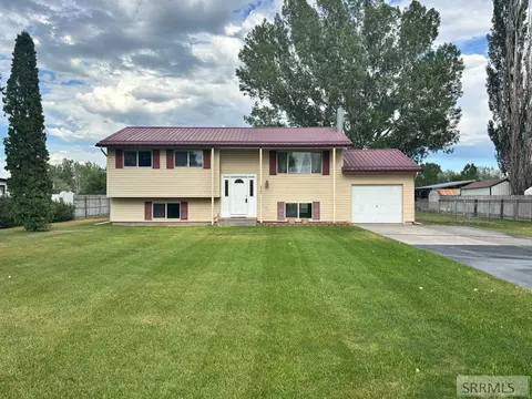 6764 Jennifer Ln, Idaho Falls, ID 83401