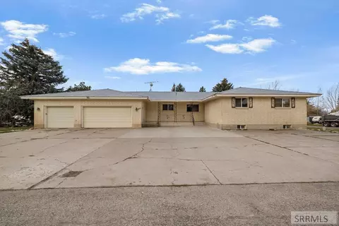 275 Park St, Newdale, ID 83436