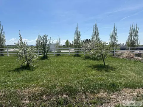 Exterior - 194 N 3600 E, Rigby, ID 83442 photo 10 of 11