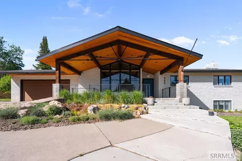 460 Rolling Hills Dr, Rexburg, ID 83440