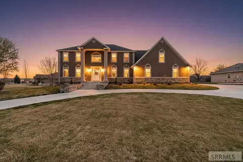 5930 E Pheasant Dr, Ammon, ID 83401