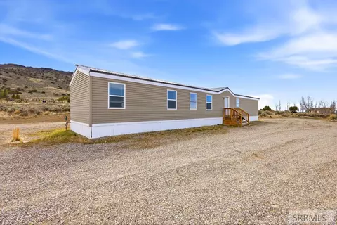 1178 Twin Butte Rd, Menan, ID 83434