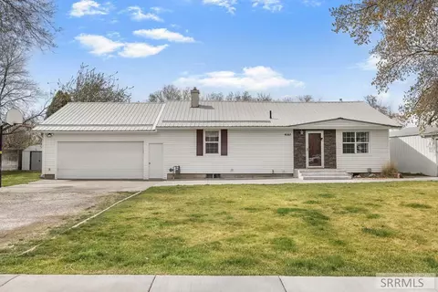 4061 N Main St, Iona, ID 83427
