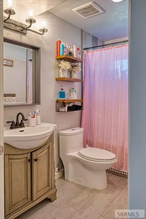 Bath - 3275 E 650 N, Menan, ID 83434 photo 3 of 3