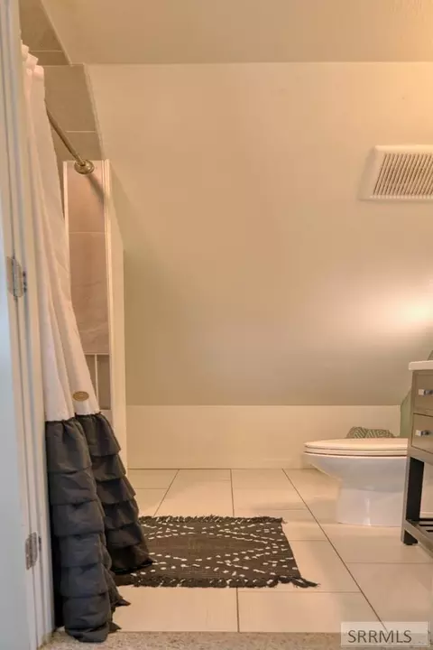 Bath - 3275 E 650 N, Menan, ID 83434 photo 1 of 3