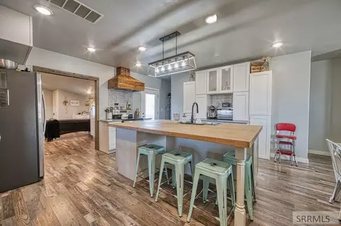 Kitchen - 3275 E 650 N, Menan, ID 83434 photo 2 of 2