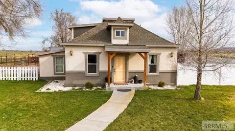 Exterior - 3275 E 650 N, Menan, ID 83434 photo 1 of 1