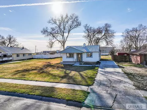 570 S Park Ave, Shelley, ID 83274