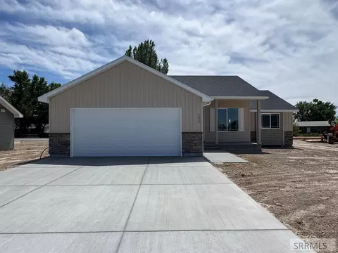 390 Wind River Cir, Shelley, ID 83274