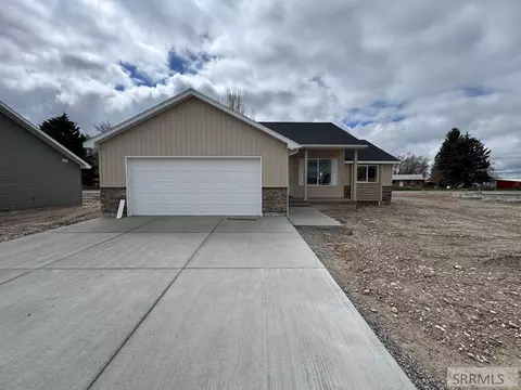 390 Wind River Cir, Shelley, ID 83274