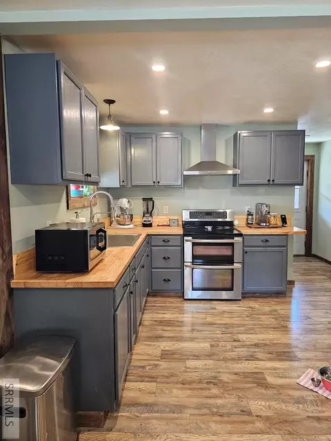 Kitchen - 24 Pickett Loop, Challis, ID 83226 photo 1 of 5