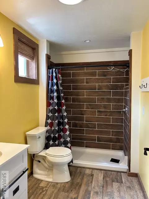 Bath - 24 Pickett Loop, Challis, ID 83226 photo 1 of 8