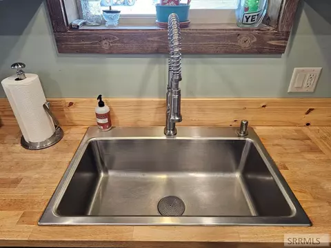 Kitchen - 24 Pickett Loop, Challis, ID 83226 photo 3 of 5