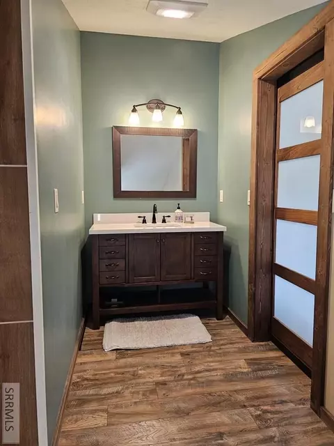 Bath - 24 Pickett Loop, Challis, ID 83226 photo 4 of 8