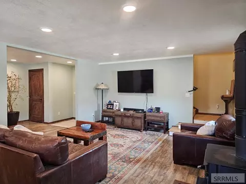 Living - 24 Pickett Loop, Challis, ID 83226 photo 1 of 4