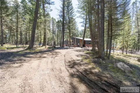 4154 Pine Crest Dr, Island Park, ID 83429