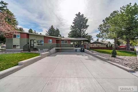 1045 York Dr, Blackfoot, ID 83221