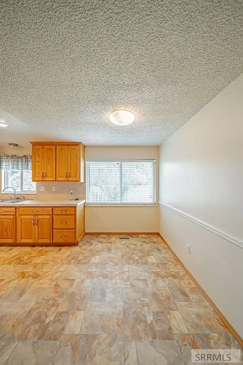 Dining - 202 Adams St, Firth, ID 83236 photo 1 of 1