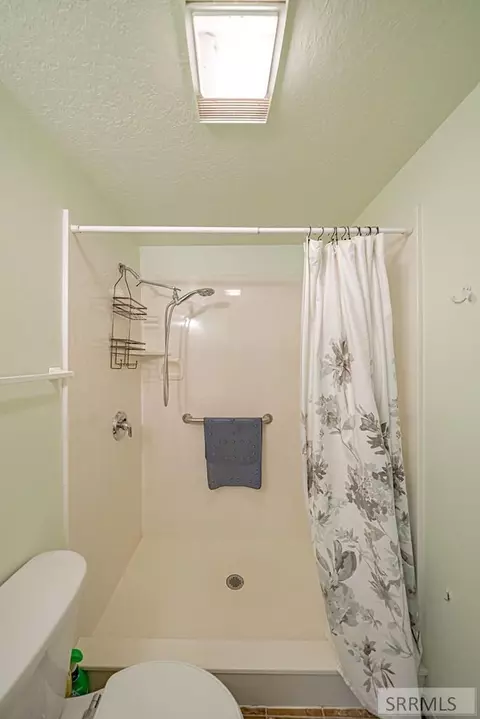 Bath - 202 Adams St, Firth, ID 83236 photo 2 of 3