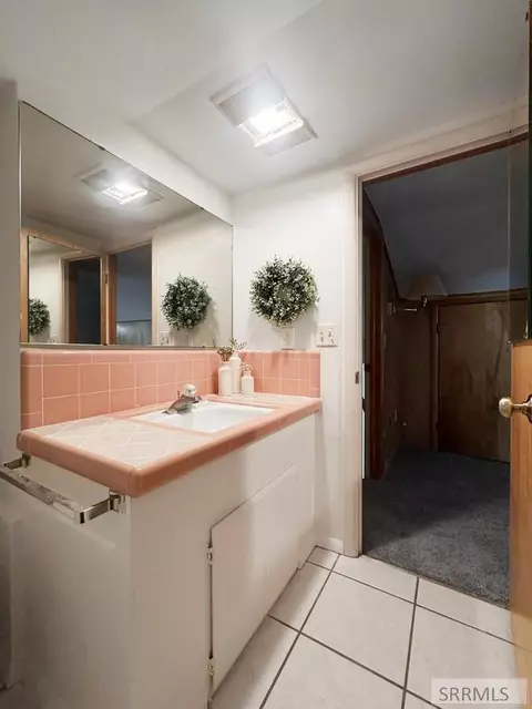 Bath - 305 E 3rd S, Rexburg, ID 83440 photo 3 of 4