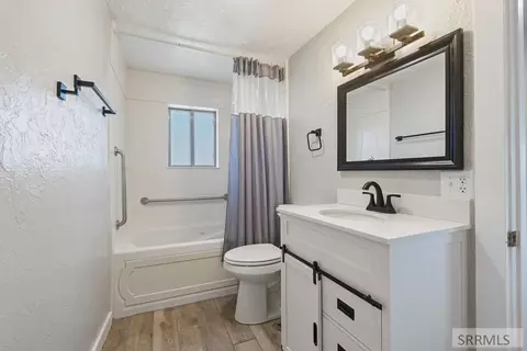 Bath - 3756 E 800 N, Rigby, ID 83442 photo 1 of 4