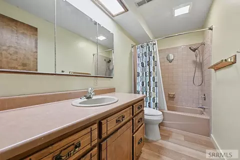 Bath - 435 N 1500 E, Saint Anthony, ID 83445 photo 10 of 10