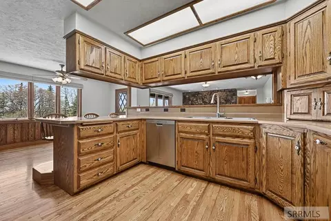 Kitchen - 435 N 1500 E, Saint Anthony, ID 83445 photo 3 of 4