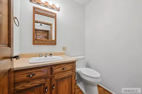 Bath - 435 N 1500 E, Saint Anthony, ID 83445 photo 1 of 10