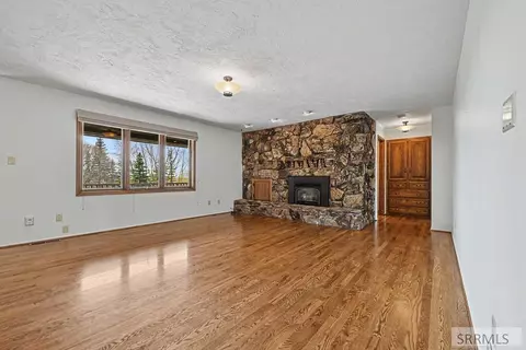 Living - 435 N 1500 E, Saint Anthony, ID 83445 photo 4 of 9