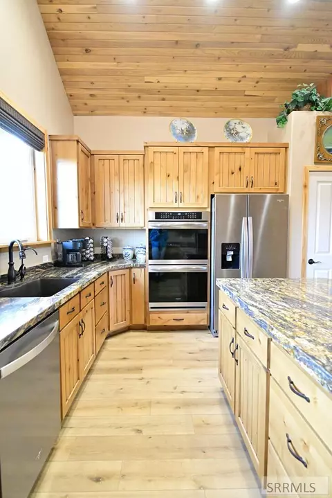 Kitchen - 71 Lookout Cir, Irwin, ID 83428 photo 4 of 5