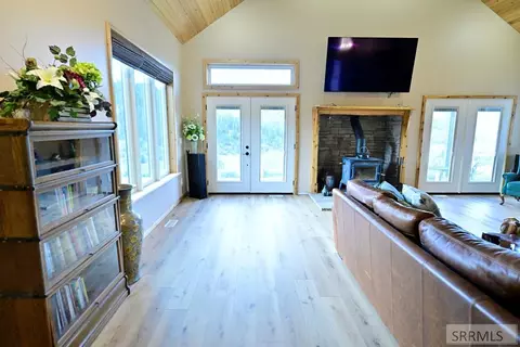 Entry Way - 71 Lookout Cir, Irwin, ID 83428 photo 1 of 3