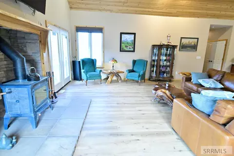 Living - 71 Lookout Cir, Irwin, ID 83428 photo 1 of 6