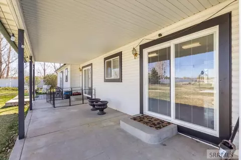 Exterior - 1987 47th St, Ammon, ID 83401 photo 4 of 10