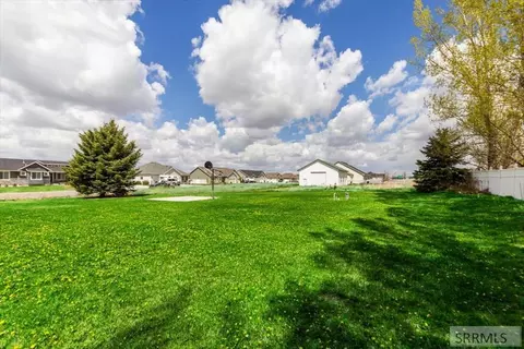 Exterior - 1987 47th St, Ammon, ID 83401 photo 9 of 10