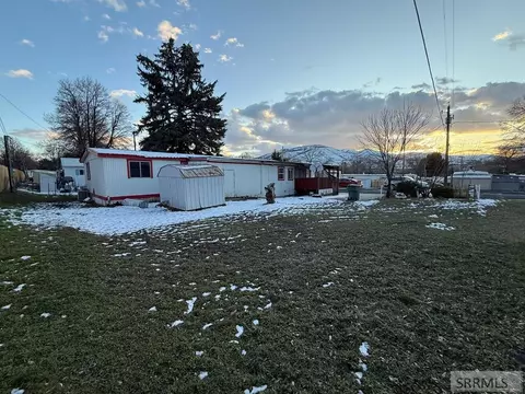 4530 S 5th Ave #D8, Pocatello, ID 83204
