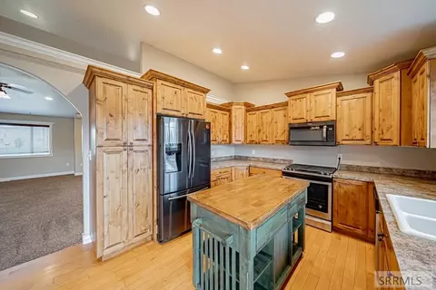 Kitchen - 195 N 3806 E, Rigby, ID 83442 photo 2 of 8